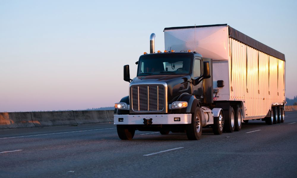 6 Reasons To Hire a DOT Compliance Trucking Service